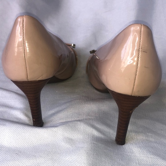 Tommy Hilfiger Bow tie pump with wooden heel size 9.5 - Picture 6 of 7